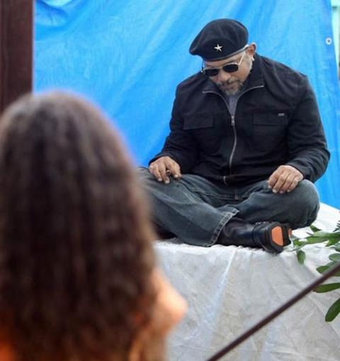 ky quac nhung dam tang xac chet bong nhien ngoi bat day, mo trung mat - 9