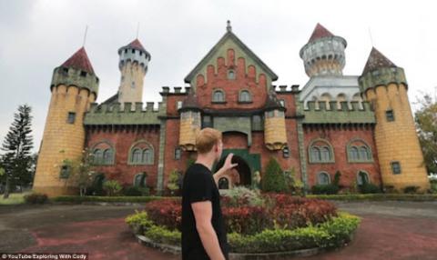 Vẻ đẹp ma mị bên trong công viên bỏ hoang ở Philippines - 7