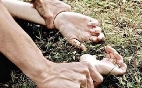 Bắt “yêu râu xanh” bị tố hiếp dâm nữ sinh lớp 6 trên đồi - 1