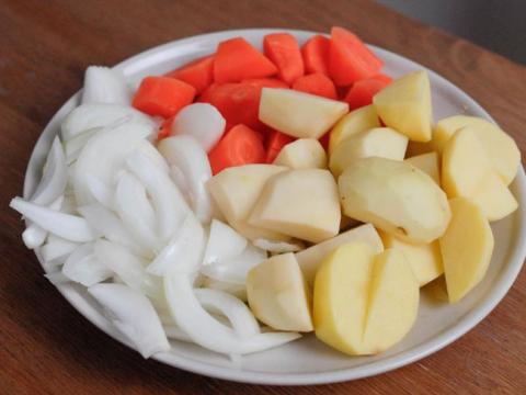 vo dam tung chieu niu chan chong voi mon com ca ri ga kieu nhat - 2