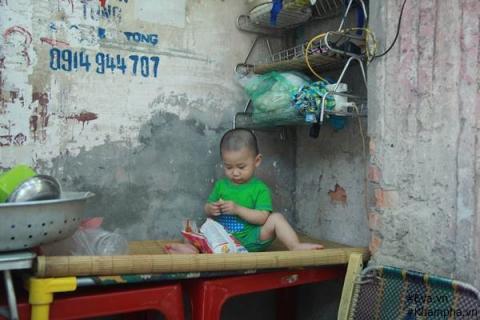 be trai ngu tren via he nhieu thang nay va cau chuyen day xuc dong phia sau do - 1