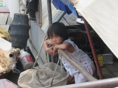 tet thieu nhi trong mo cua nhung dua tre tren bai giua song hong - 2