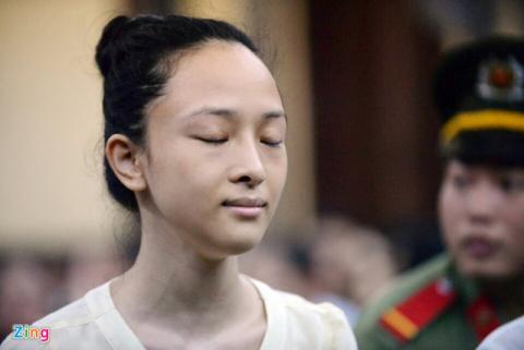 Nhân chứng Mai Phương phủ nhận mối quan hệ tình cảm giữa Nga và Mỹ. Ảnh: Tùng Tin.