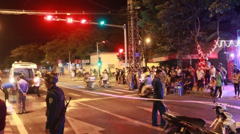 Đà Nẵng: Va chạm kinh hoàng trong đêm, nam thanh niên bị xe tải cán tử vong - Ảnh 2.