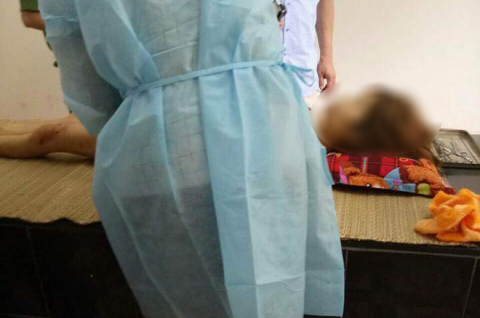 Nghi án vợ ngoại tình, chồng đâm vợ đúng đúng lúc đang đi chăm con ốm  - Ảnh 3.