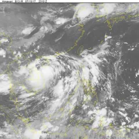 tin moi ve con bao so 2: dem nay ven bien thanh hoa-ha tinh gio giat manh cap 11 - 2