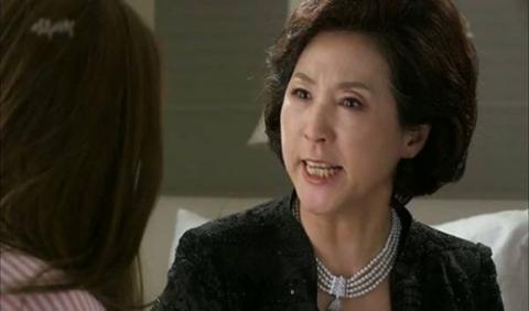 hoi han vi da tiep tay cho bo chong ngoai tinh de tra thu me chong hinh anh 1