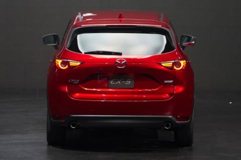Mazda CX-5 thế hệ mới ra mắt Singapore, giá 'chát' 2,7 tỷ đồng - 4
