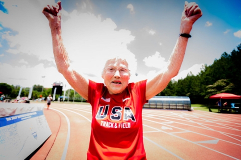 Cụ bà 101 tuổi phá kỷ lục thế giới chạy 100m chỉ mất 40.12 giây và 6 bài học giúp sống lâu, sống khỏe - Ảnh 6.
