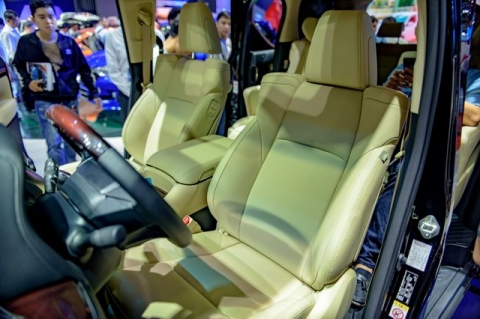 Toyota Alphard tại Việt Nam chốt giá 3,533 tỷ đồng - 5