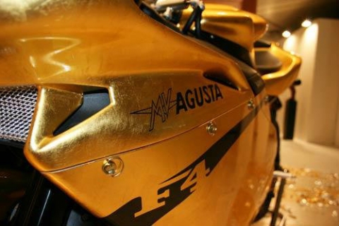 MV Agusta F4 dát vàng giá 2,7 tỷ đồng xa hoa cùng cực - 3