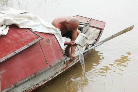Kí ức đau lòng của người vớt 600 xác chết trên sông Hồng - 2