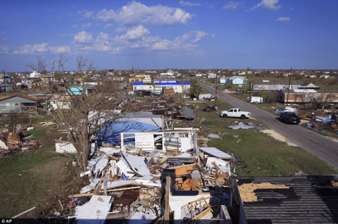 38 người chết và 48.700 ngôi nhà bị phá hủy sau cơn bão Harvey: Đây có thể chưa phải là thống kê thiệt hại cuối cùng  - Ảnh 7.
