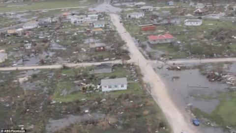 Khu vực Caribbe hoang tàn khi bão Irma đổ bộ, nhiều hòn đảo gần như bị phá hủy hoàn toàn - Ảnh 1. Khu vực Caribbe hoang tàn khi bão Irma đổ bộ, nhiều hòn đảo gần như bị phá hủy hoàn toàn - Ảnh 1.