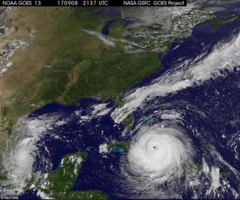 Florida vắng vẻ lạ thường trong cuộc sơ tán lớn nhất trong lịch sử Mỹ vì siêu bão quái vật Irma - Ảnh 2. Florida vắng vẻ lạ thường trong cuộc sơ tán lớn nhất trong lịch sử Mỹ vì siêu bão quái vật Irma - Ảnh 2.