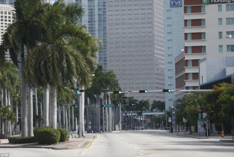 Florida vắng vẻ lạ thường trong cuộc sơ tán lớn nhất trong lịch sử Mỹ vì siêu bão quái vật Irma - Ảnh 4. Florida vắng vẻ lạ thường trong cuộc sơ tán lớn nhất trong lịch sử Mỹ vì siêu bão quái vật Irma - Ảnh 4.