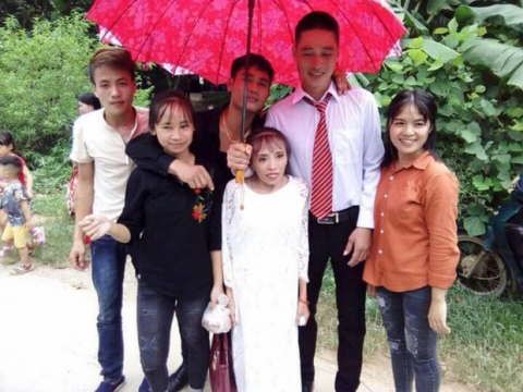 Bị gia đình ngăn cản vì cô dâu thấp còi suy dinh dưỡng, chú rể Lạng Sơn vẫn quyết về chung 1 nhà - Ảnh 2.