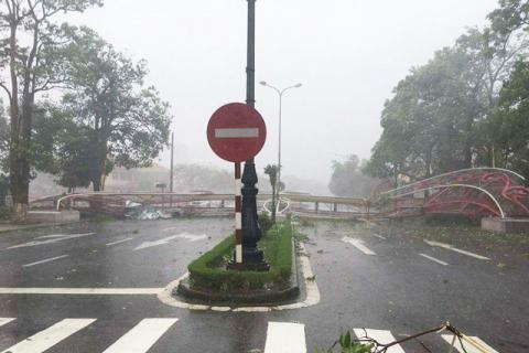 canh tuong tan hoang tai cac tinh co bao so 10 do bo - 8