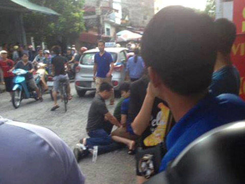 Tử tù Lê Văn Thọ không kịp phản ứng khi cảnh sát đập vỡ kính taxi, khống chế - 2