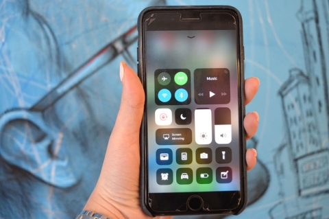iPhone nâng cấp lên iOS 11 pin tụt chóng mặt, đây là cách để bạn khắc phục điều này - Ảnh 2.