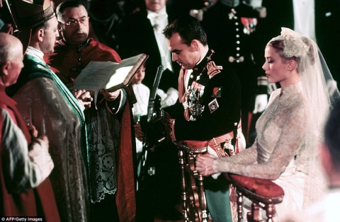 Toàn cảnh đám cưới thế kỷ vươt mặt cả ngày trọng đại của công nương Kate - hoàng tử William về độ xa hoa - Ảnh 4.