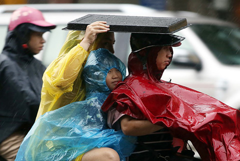 du bao thoi tiet hom nay (26.9): tin cuoi cung ve ap thap nhiet doi, bac bo co mua giong dien rong hinh anh 1