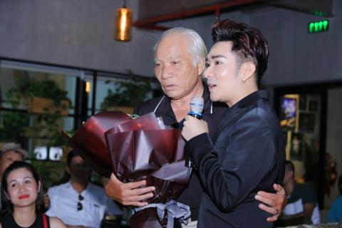 sut hang chuc can, siu black khien ai nay deu bat ngo khi xuat hien tai ha noi - 18