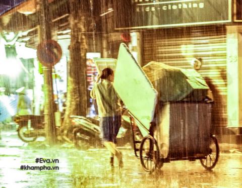 pho co ngap ngua rac sau dem trung thu, dan vo tu nem ra duong du thung rac chua day - 13