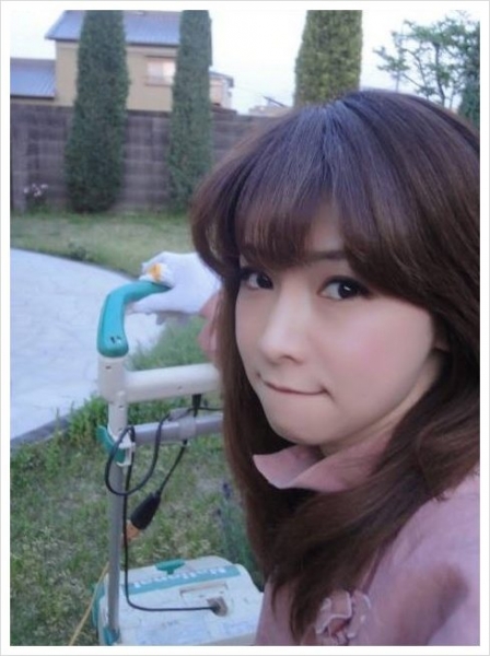 Bà cô U50 Nhật Bản khiến hot girl ghen tị vì quá trẻ đẹp - 2