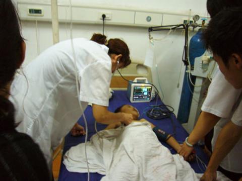 me nuong chieu cho con an nhieu do an vat, be trai 6 tuoi mac ung thu - 2