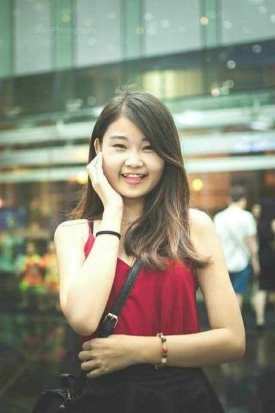 Anh qua khu cua tan Hoa hau Dai duong lai gay tranh cai hinh anh 1