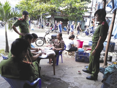 Một cơ sở kinh doanh tại Đà Nẵng bị phát hiện, đình chỉ hoạt động vì dùng hoá chất ướp bắp chuối.