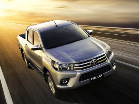 Toyota Hilux 2017 giá từ 631 triệu đồng tại Việt Nam - 1