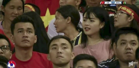 Cộng đồng mạng săn lùng cô cổ động viên xinh đẹp trong trận bóng Việt Nam - Afghanistan - Ảnh 1.