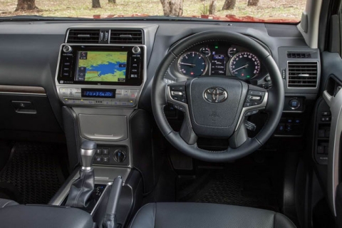 Toyota Land Cruiser Prado 2018 có giá dưới 2 tỷ đồng - 2