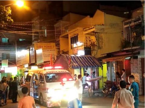 bao ve dan pho cat co be trai than nhien an roi ngu tai noi tam giam hinh anh 1