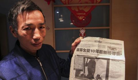 qua-ngheo-kho-cha-me-buoc-phai-bo-roi-con-ngoai-cho-phunutoday.vn-5