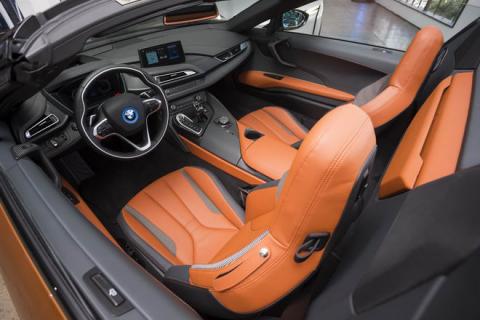 Siêu xe BMW i8 Roadster ra mắt với nhiều cải tiến - 3