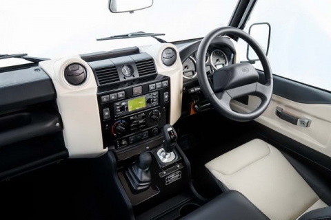 Land Rover Defender bản đặc biệt giá 4,71 tỷ đồng - 3