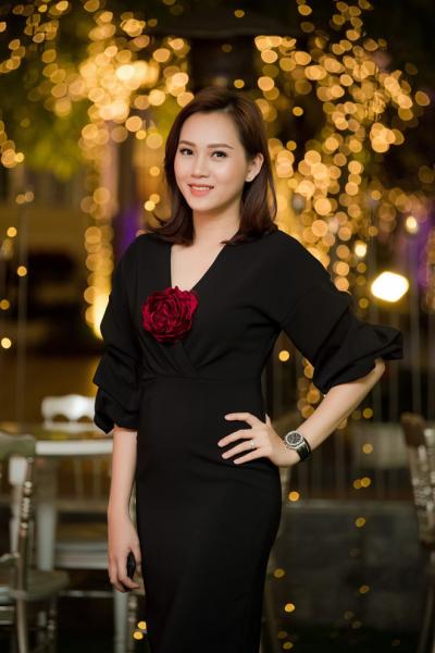 cuoc song hon nhan cua cuu sieu mau ngoc thach va chong dai gia (2)