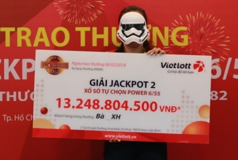 3 người cùng đeo mặt nạ đi nhận hơn chục tỉ của Vietlott về ăn Tết - 2