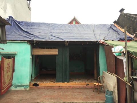 Dân làng Quan Độ phủ bạt lên nóc nhà đón Tết sau vụ nổ rung chuyển Bắc Ninh - 3