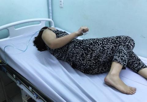 Vụ cháy nhà hai tầng khiến bé trai hai tuổi ở Hóc Môn tử vong: Chồng hoảng loạn tinh thần, vợ tiên lượng nặng - Ảnh 2.