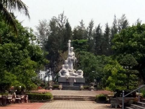 Top 10 địa danh ở Quảng Ngãi khiến du khách đến là không muốn về - 11