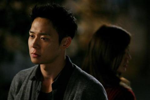 dang long khi vo lam sep con chong chi la nhan vien bao ve hinh anh 1