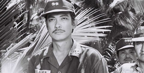 Cũng giống như Lý Hùng, tên tuổi của Chánh Tín ghi dấu ấn mạnh mẽ trong lịch sử điện ảnh Việt Nam khi ông hóa thân vào vai nhà tình báo Nguyễn Thành Luân trong bộ phim “Ván bài lật ngửa”.