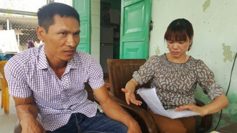 
Tài xế bẻ lái cứu 2 nữ sinh Đỗ Văn Tiến và vợ hi vong vụ tai nạn được giải quyết dứt điểm với chủ xe 7 chỗ vào ngày 17/4 tới. Ảnh: Người lao động
