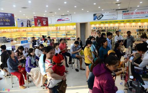 VinaPhone, MobiFone lùi thời hạn bổ sung thông tin, Viettel im lặng