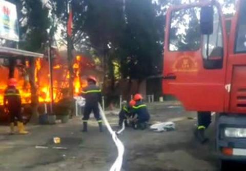 Cháy lớn tại khu du lịch hồ Tuyền Lâm - 4