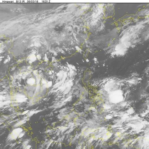 tin thoi tiet 4/6: ap thap nhiet doi sap manh len thanh bao, mien trung mua nhu trut - 1